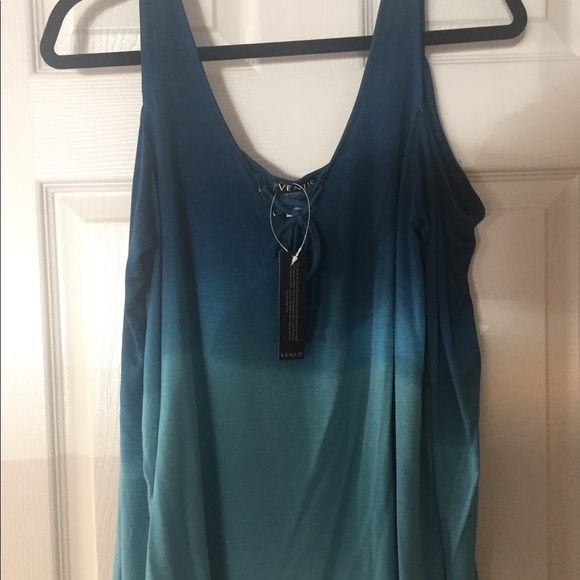 Cold shoulder top - Picture 2 of 2